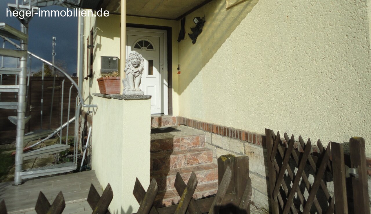Großes Einfamilienhaus, auch nutzbar als Zweifamilienhaus in Kroppenstedt