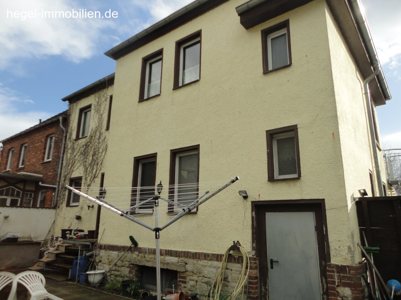 Großes Einfamilienhaus, auch nutzbar als Zweifamilienhaus in Kroppenstedt
