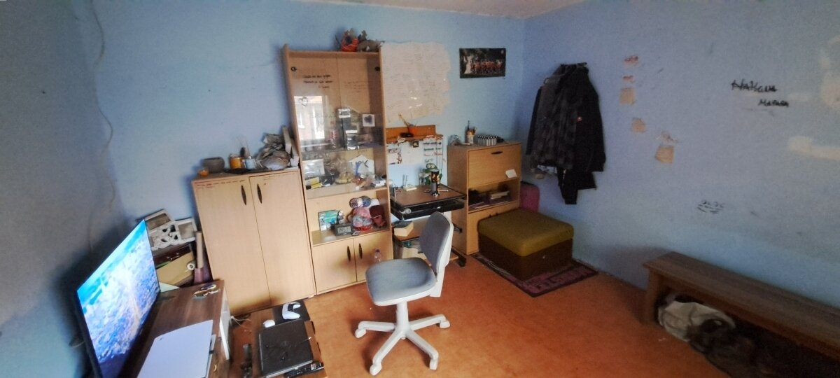 Zweifamilienhaus mit viel Nebengelaß und großem Grundstück...