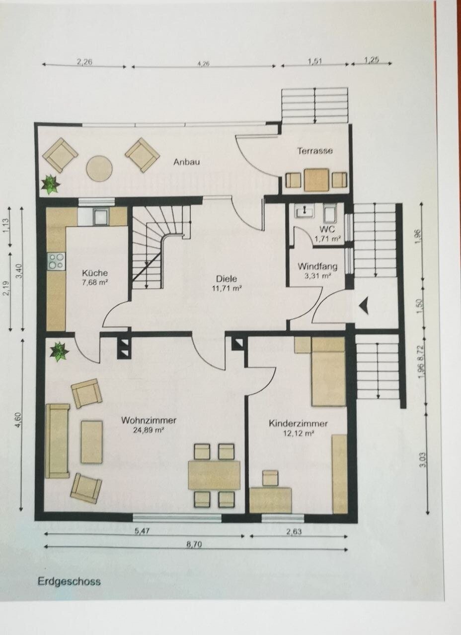 Einfamilienhaus in gewachsener Wohnlage mit Garage und Keller.
