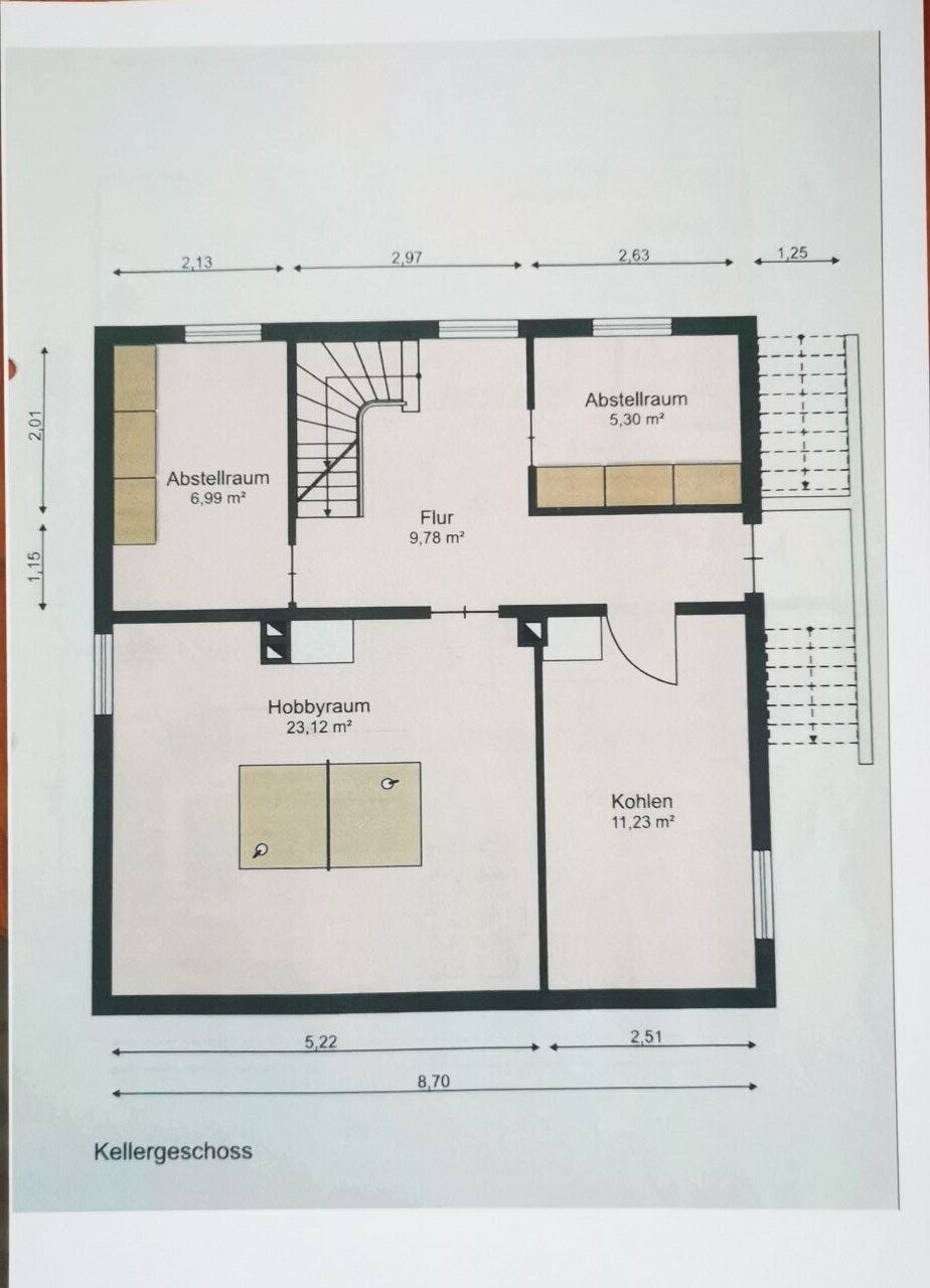 Einfamilienhaus in gewachsener Wohnlage mit Garage und Keller.