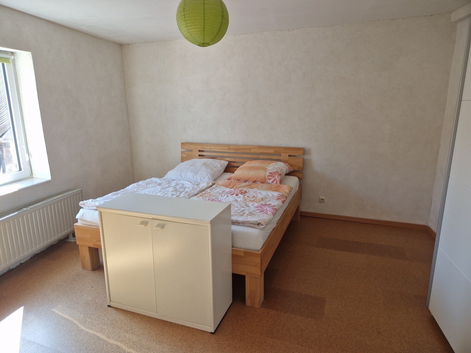 Vierseitenhof mit 2 Wohneinheiten,kleiner Gewerbeeinheit und viel Nebengelass.