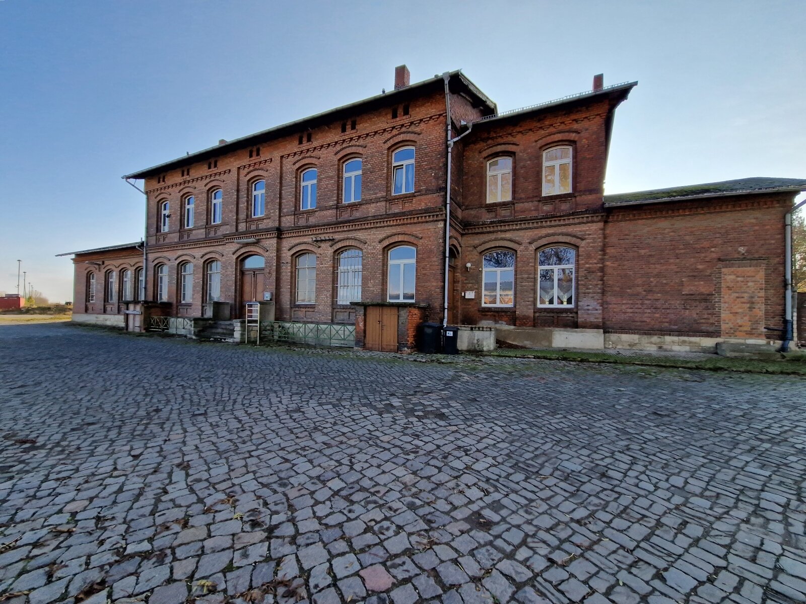 ...ehemaliger Bahnhof mit viel Potential in Egeln