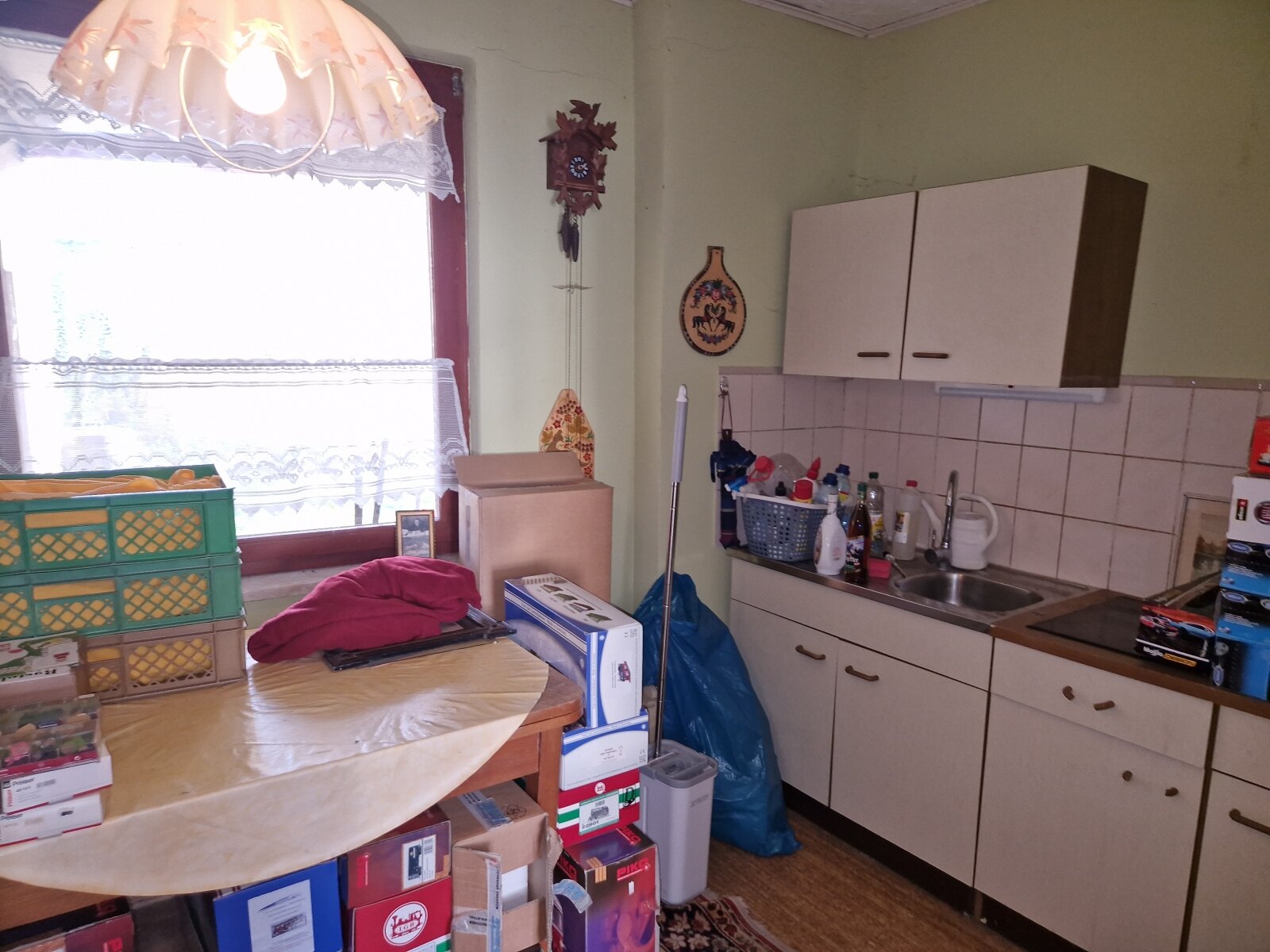 Einfamilienhaus mit Einliegerwohnung und Carport in Oschersleben.