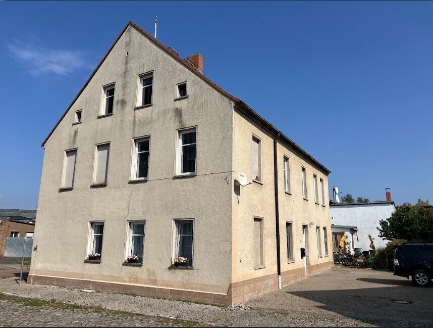 Mehrfamilienhaus mit 4 Wohneinheiten in Staßfurt.