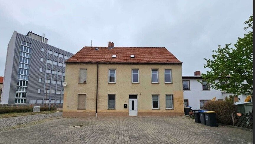 Mehrfamilienhaus mit 4 Wohneinheiten in Staßfurt.
