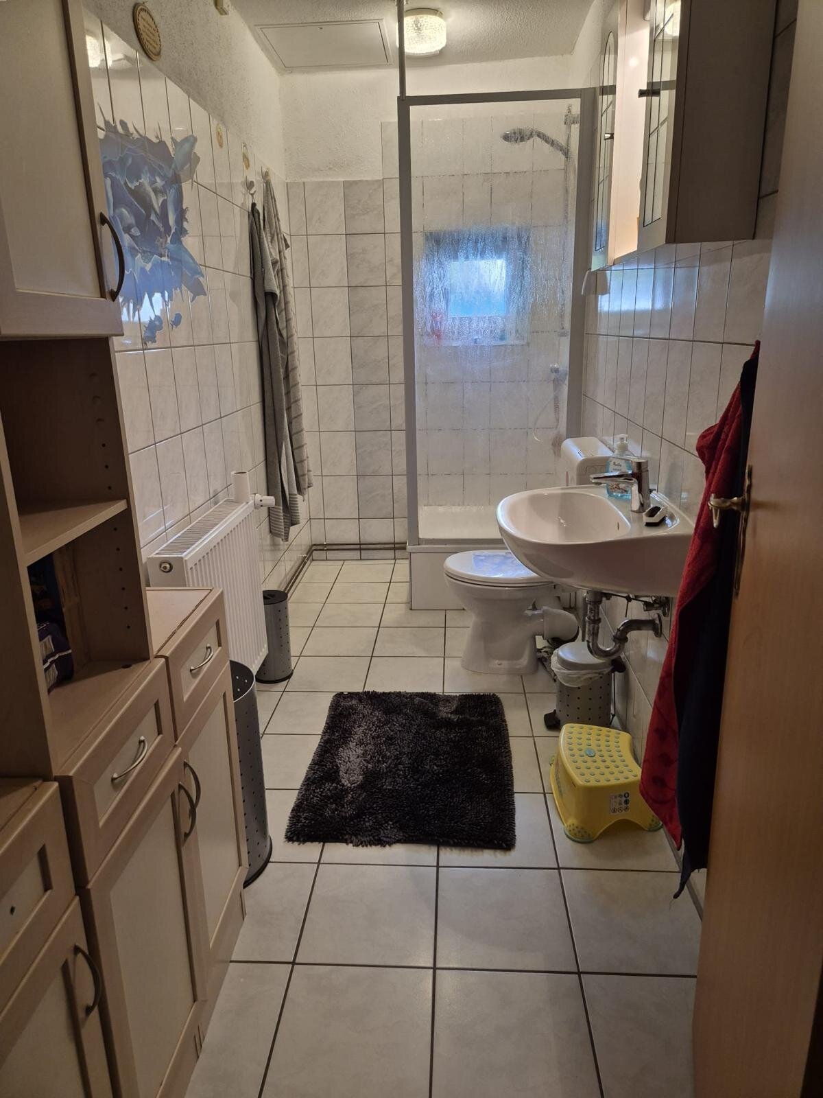 Massives Einfamilienhaus mit großem Grundstück und viel Nebengelass...