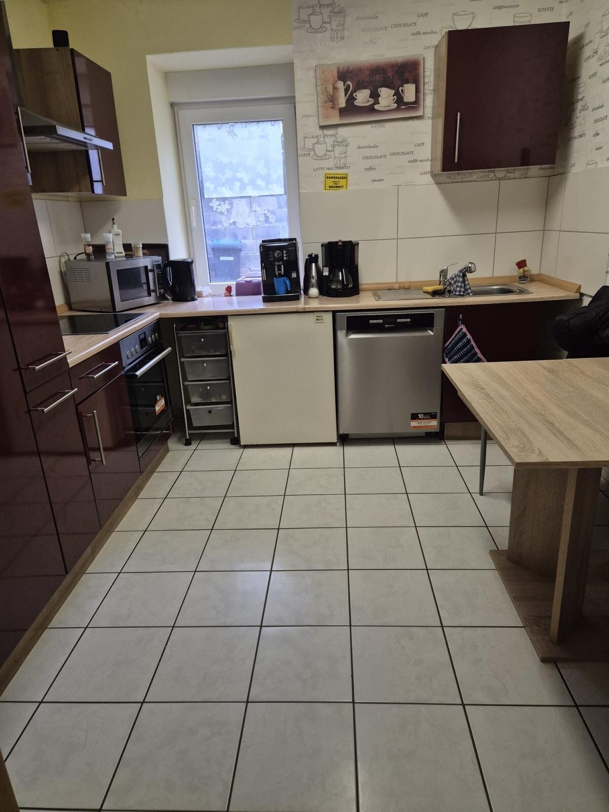 Massives Einfamilienhaus mit großem Grundstück und viel Nebengelass...