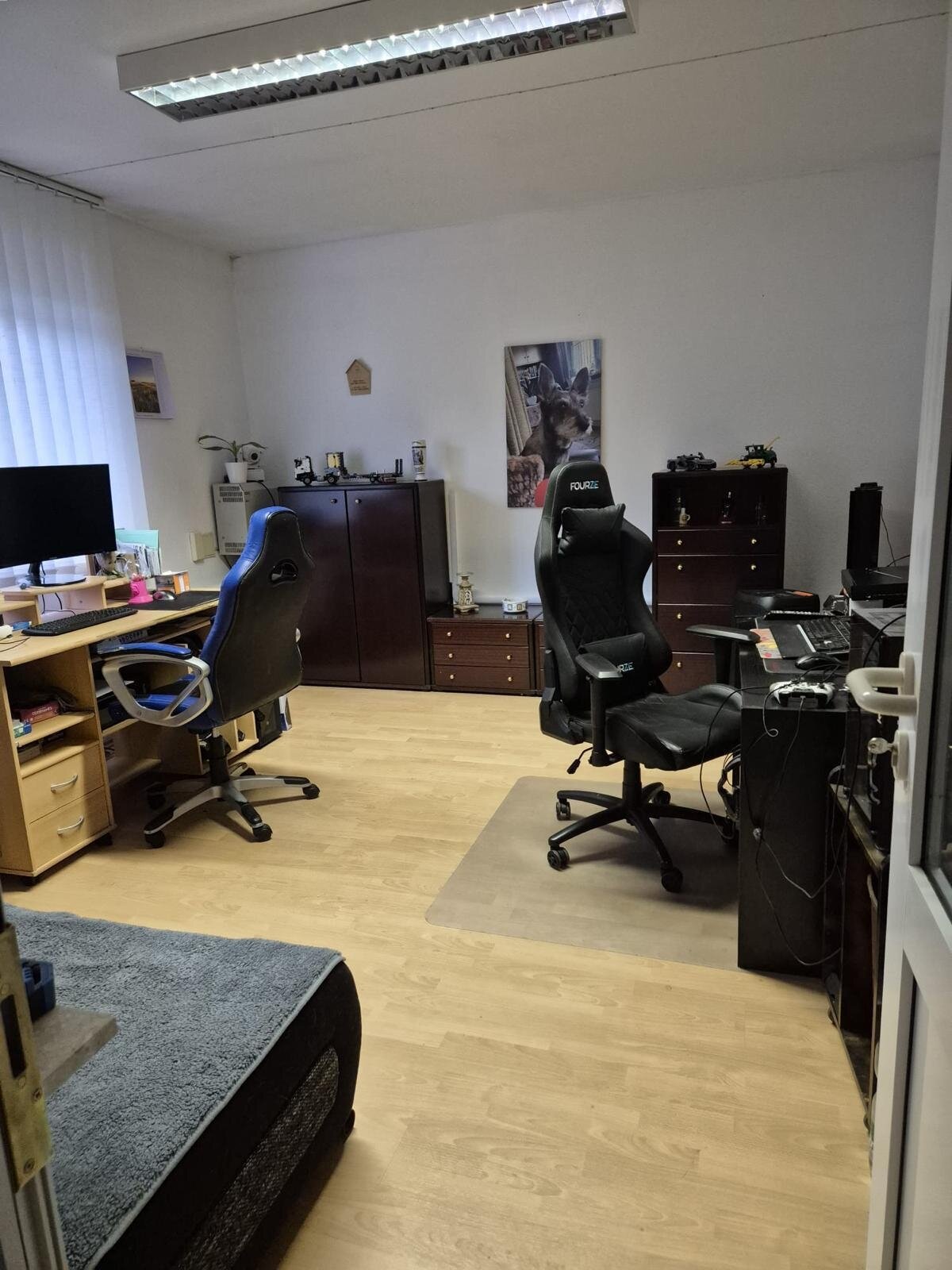 Massives Einfamilienhaus mit großem Grundstück und viel Nebengelass...