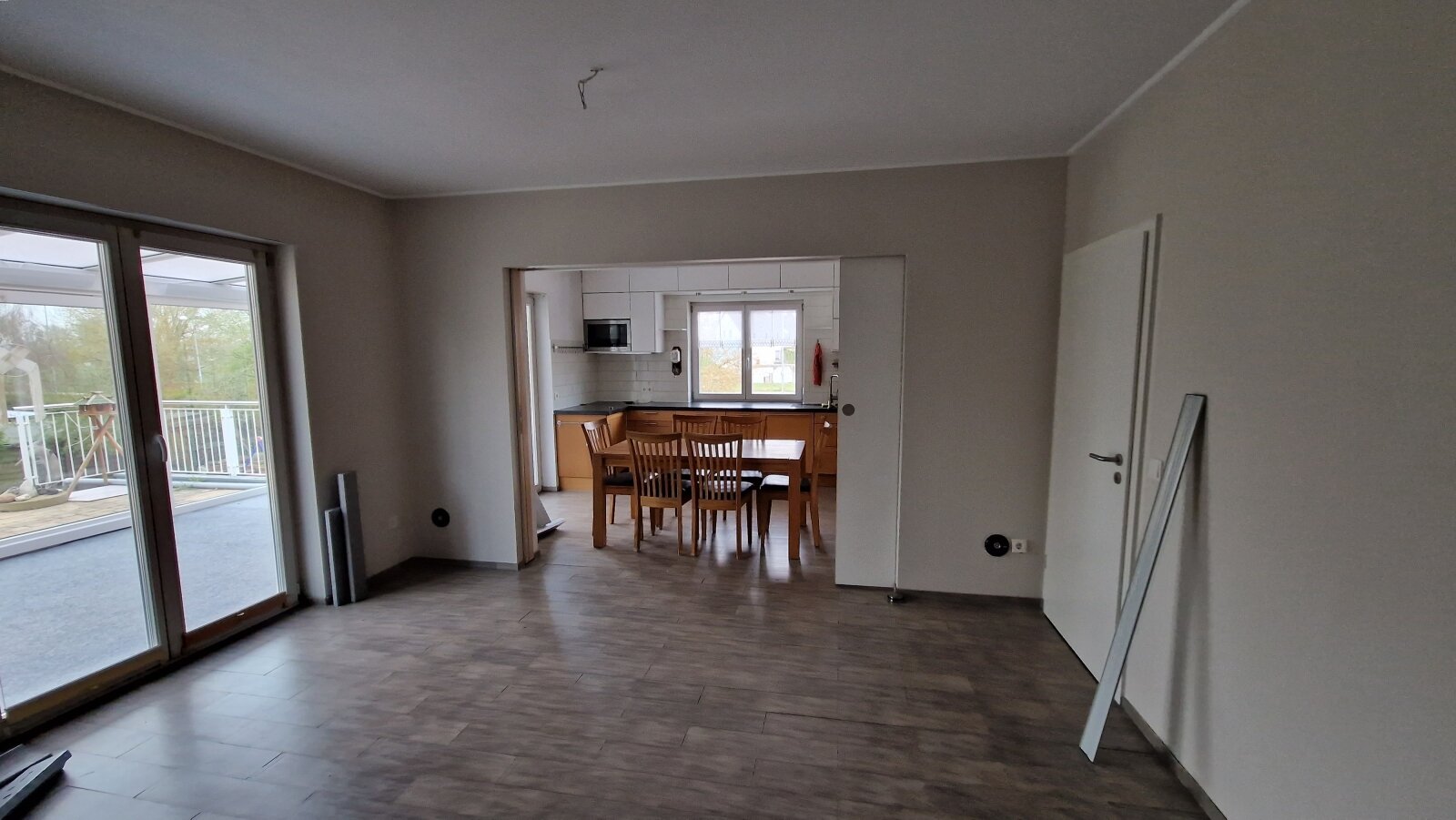 Einfamilienhaus mit Einliegerwohnung,Wintergarten und Garage für vier Autos in ruhiger Lage