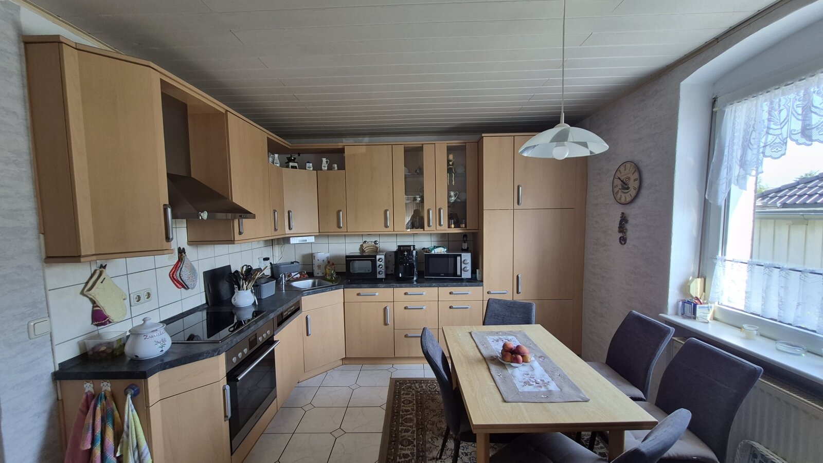 Einfamilienhaus mit Nebengelass und Garage in Barleben