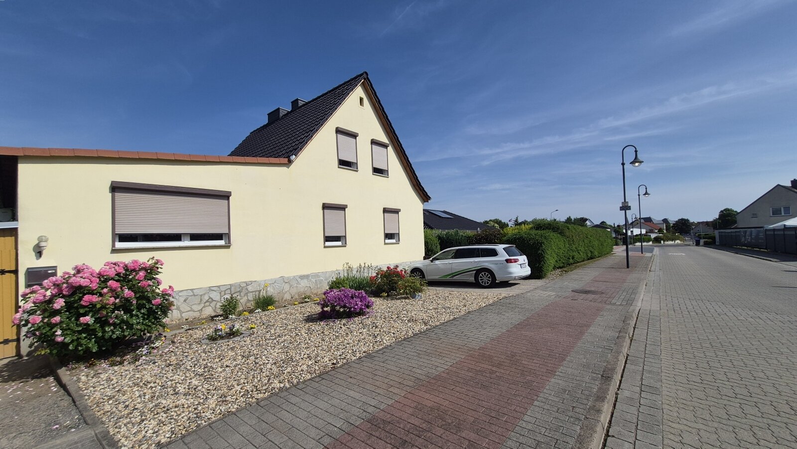 Einfamilienhaus mit Nebengelass und Garage in Barleben