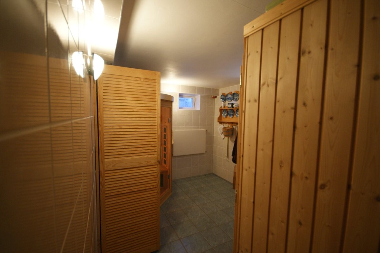 Blick auf Sauna und IR-Kabine Blick auf Sauna und IR-Kabine