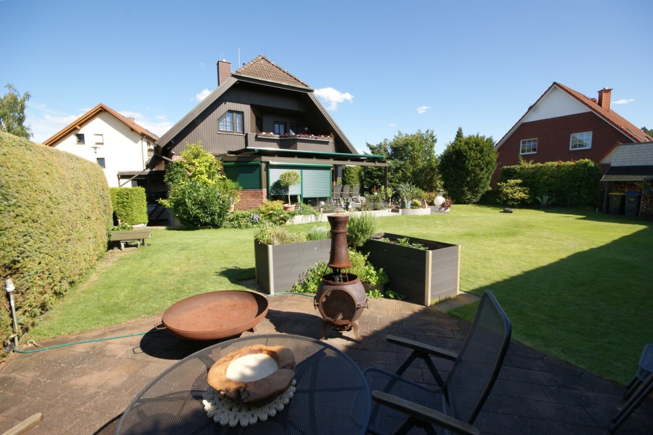 Blick vom Garten auf das Haus Blick vom Garten auf das Haus