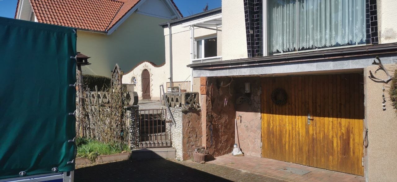 Blick zur Garage