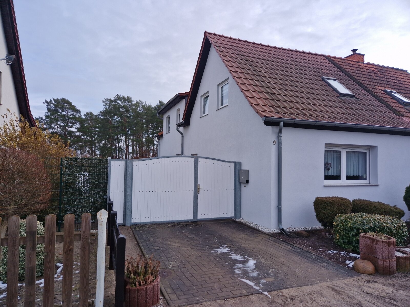 Genthin: ...massive Doppelhaushälfte mit Anbau und Nebengelass in ruhiger Lage von Genthin Genthin: ...massive Doppelhaushälfte mit Anbau und Nebengelass in ruhiger Lage von Genthin